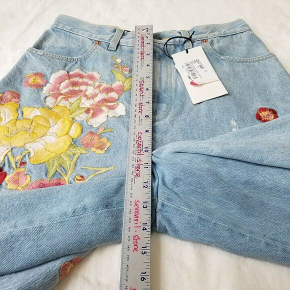 GUCCI Bermuda Denim Short Size 8 Soave Amore Wide Cut Embroidered NWT $1,980 - Picture 9 of 12